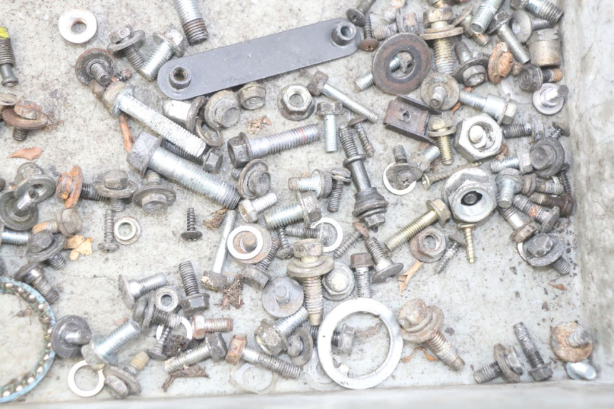 photo de SACO DE PARAFUSOS E FERRAGENS HONDA FES PANTHEON 2T 125 (1998 - 2002) - Zoom do estado de desgaste
