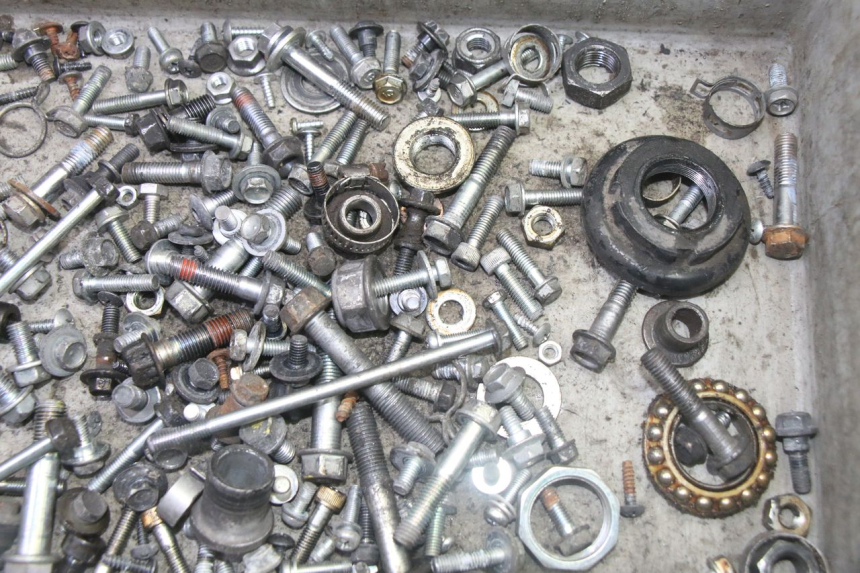 photo de SACO DE PARAFUSOS E FERRAGENS HONDA FES S-WING SWING ABS 125 (2007 - 2015) - Zoom do estado de desgaste