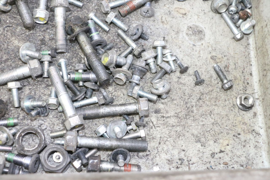 photo de SACO DE PARAFUSOS E FERRAGENS HONDA FES S-WING SWING ABS 125 (2007 - 2015) - Ampliação técnica