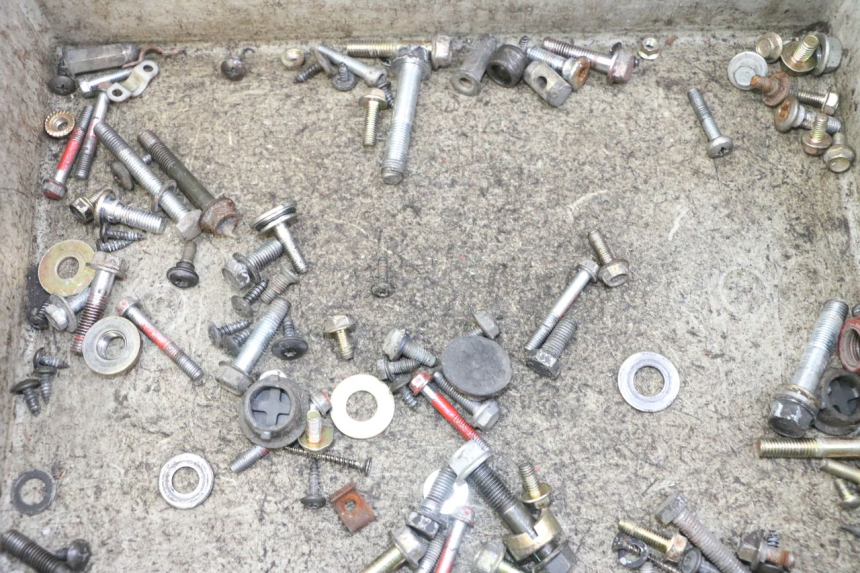 photo de SACO DE PARAFUSOS E FIXADORES SYM FIDDLE 125 (2008 - 2010) - Detalhe da peça