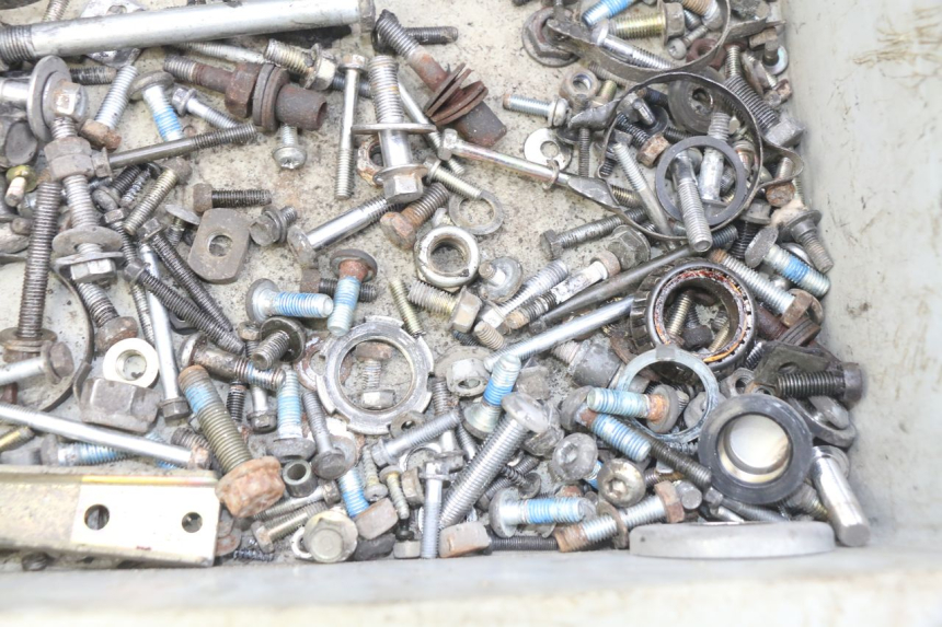 photo de SACO DE PARAFUSOS E FERRAGENS YAMAHA FJ 3CX 1200 (1986 - 1996) - Zoom do estado de desgaste