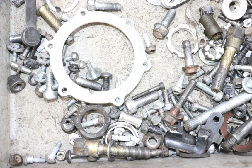 photo de SACO DE PARAFUSOS E FERRAGENS YAMAHA FJR ABS 1300 (2006 - 2012) - Outro ângulo de visão