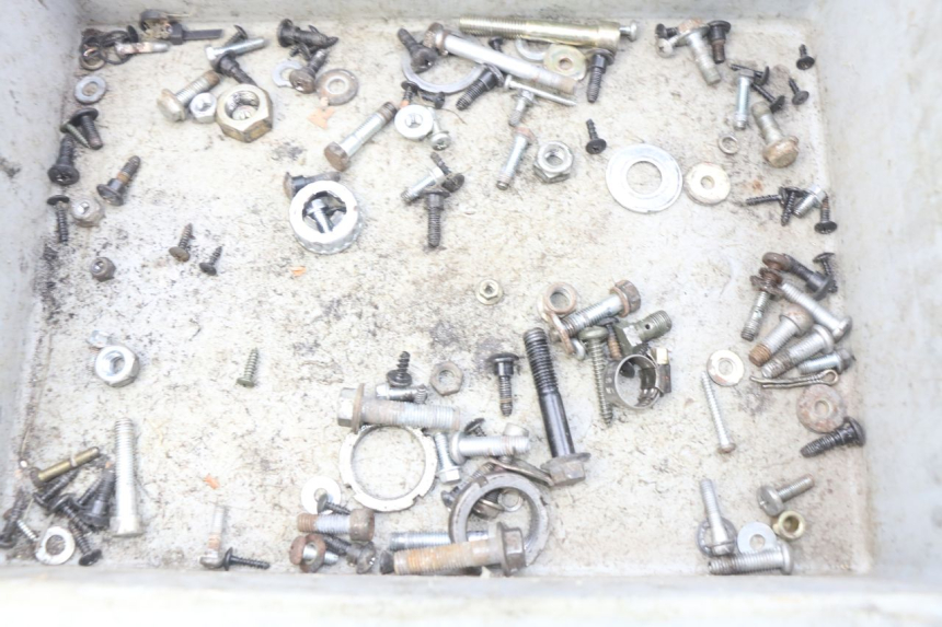 photo de SACO DE PARAFUSOS E FERRAGENS PIAGGIO FLY 2T 50 (2004 - 2017) - Detalhe da peça