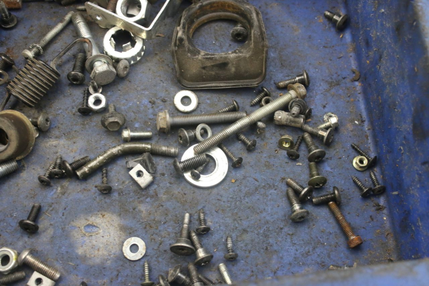 photo de SACO DE PARAFUSOS E FERRAGENS PIAGGIO FLY 4T 50 (2013 - 2017) - Detalhe da peça