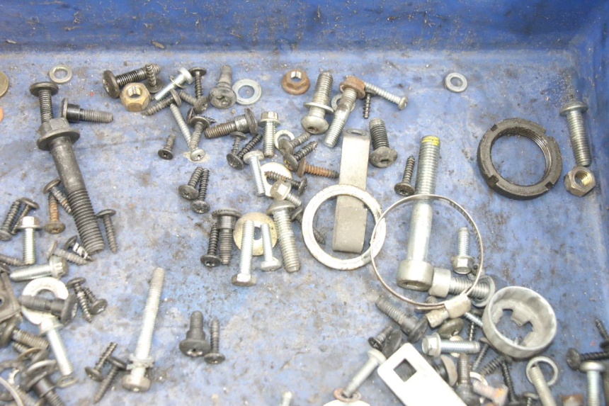 photo de SACO DE PARAFUSOS E FIXADORES PIAGGIO FLY 125 (2005 - 2012) - Outro ângulo de visão