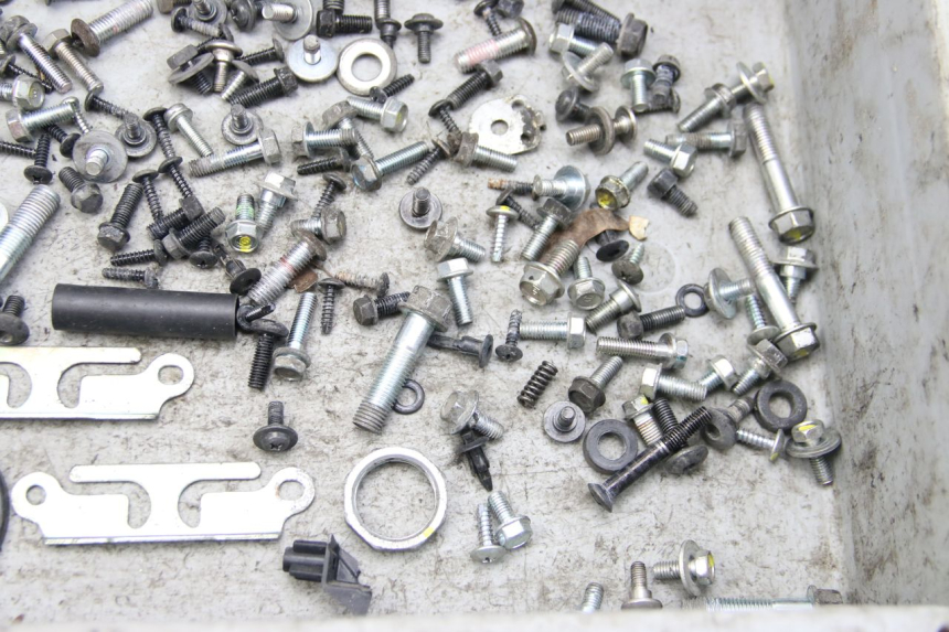 photo de SACO DE PARAFUSOS E FIXADORES HONDA FORZA 125 (2015 - 2016) - Zoom do estado de desgaste