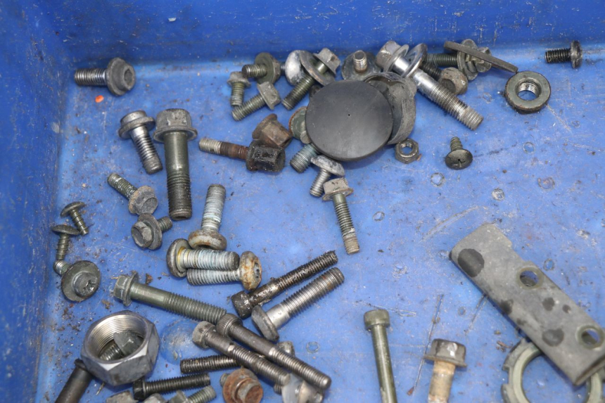 photo de SACO DE PARAFUSOS E FERRAGENS YAMAHA FZS FAZER 600 (1998 - 2001) - Detalhe da peça