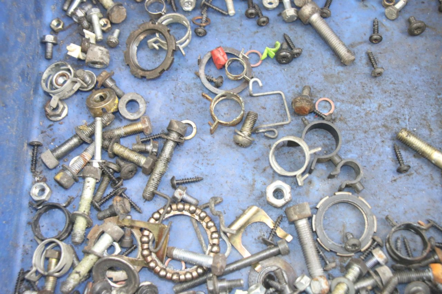 photo de SACO DE PARAFUSOS E FIXADORES PEUGEOT GEOPOLIS RS 125 (2007 - 2009) - Zoom do estado de desgaste