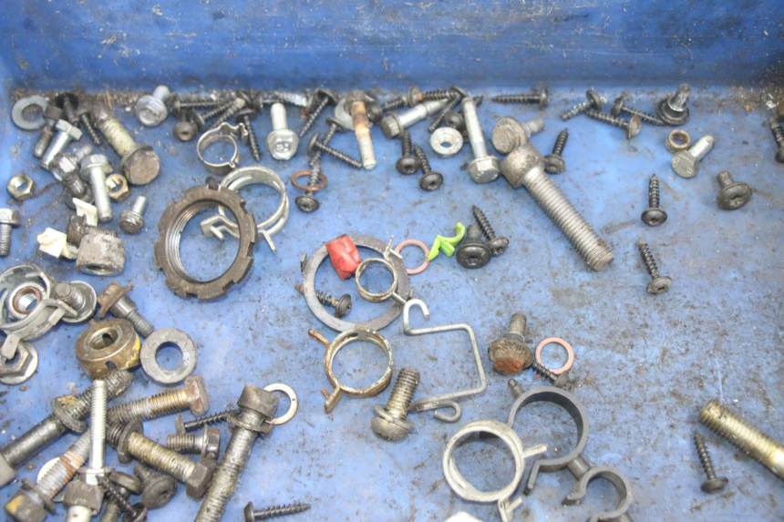 photo de SACO DE PARAFUSOS E FIXADORES PEUGEOT GEOPOLIS RS 125 (2007 - 2009) - Outro ângulo de visão