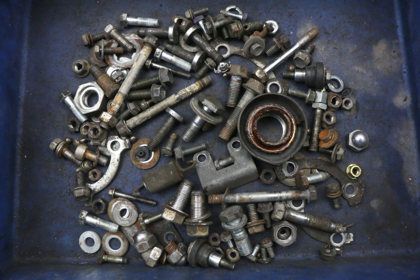 photo de SACO DE PARAFUSOS E FERRAGENS SUZUKI GN 125 (1997 - 2000) - Vista principal