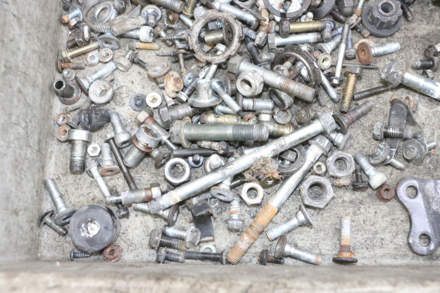 photo de SACO DE PARAFUSOS E FIXADORES KAWASAKI GPX R WARBIRD 600 (1988 - 1993) - Outro ângulo de visão