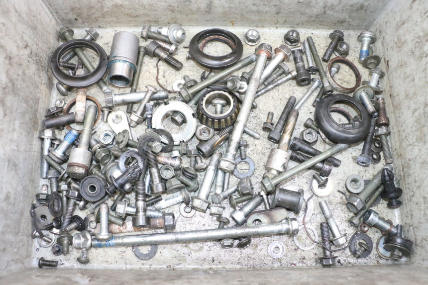 photo de SACO DE PARAFUSOS E FIXADORES SUZUKI GSF N BANDIT 600 (1996 - 1999) - Vista principal