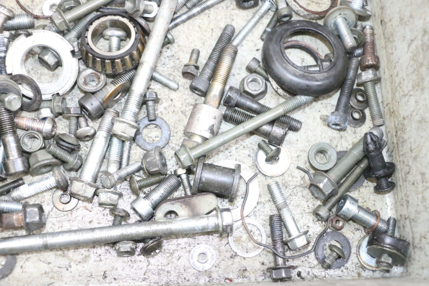 photo de SACO DE PARAFUSOS E FIXADORES SUZUKI GSF N BANDIT 600 (1996 - 1999) - Ampliação técnica