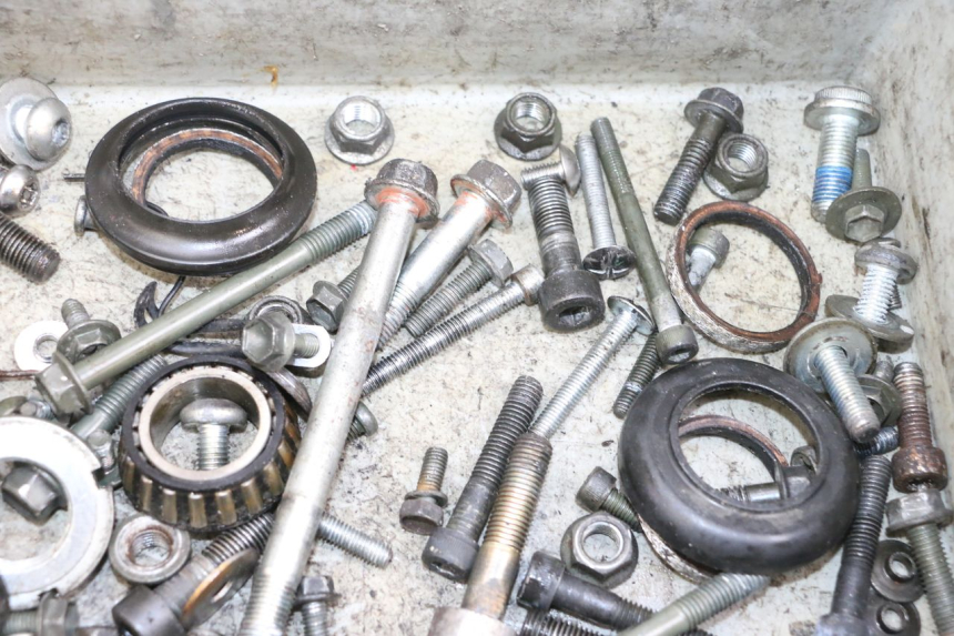 photo de SACO DE PARAFUSOS E FIXADORES SUZUKI GSF N BANDIT 600 (1996 - 1999) - Vista geral