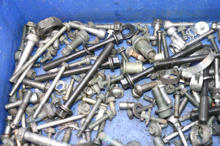 photo de SACO DE PARAFUSOS E FERRAGENS SUZUKI GSR 600 (2005 - 2012) - Vista geral