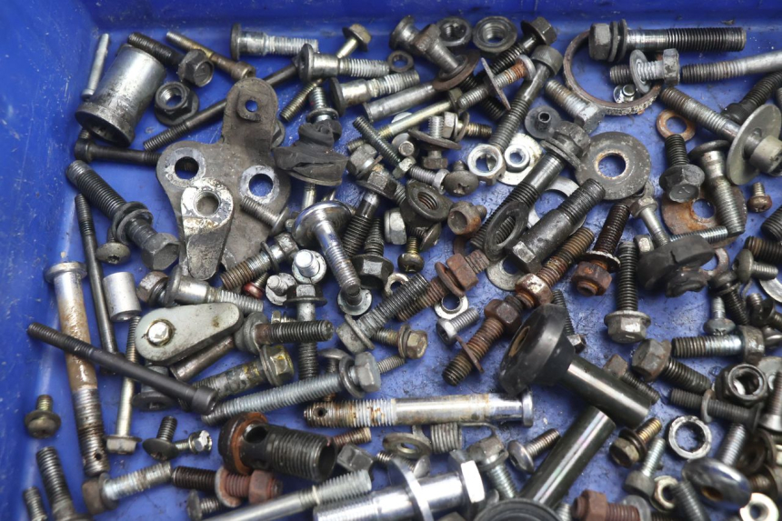 photo de SACO DE PARAFUSOS PARAFUSOS SUZUKI GSX F GSXF 750 (1988 - 1998) - Detalhe da peça