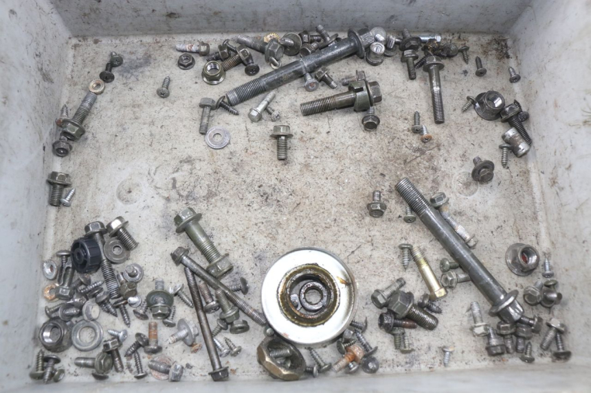 photo de SACO DE PARAFUSOS E FIXADORES JONWAY GTX 2T 50 (2014 - 2020) - Detalhe da peça