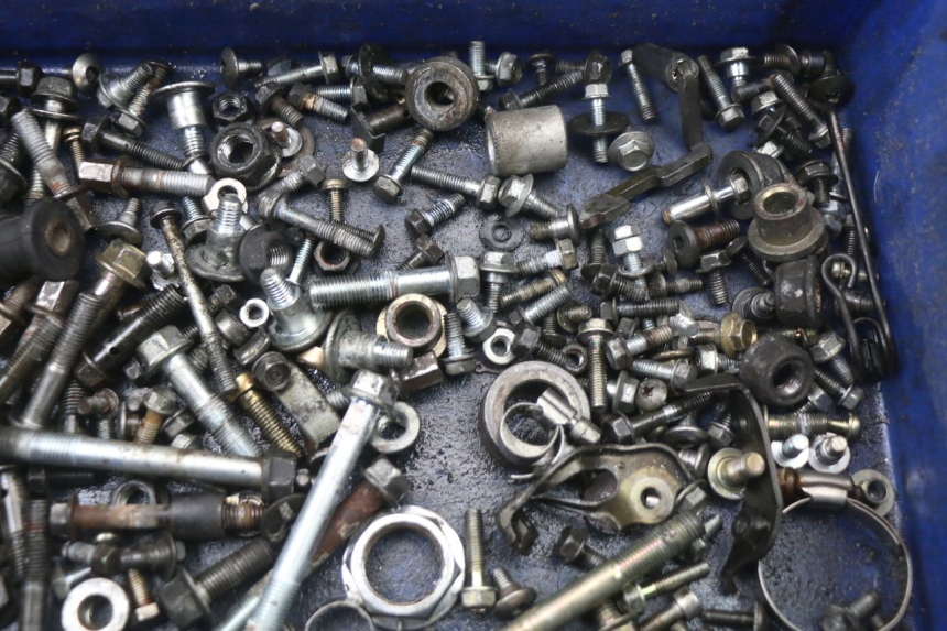 photo de SACO DE PARAFUSOS E FERRAGENS HONDA CBR F 1000 (1993 - 1996) - Zoom do estado de desgaste