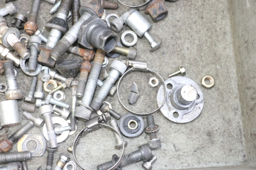 photo de SACO DE PARAFUSOS E FIXADORES BMW K 75 RT 750 (1989 - 1997) - Outro ângulo de visão