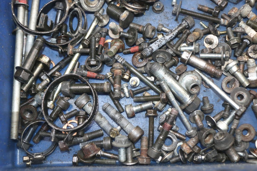 photo de SACO DE PARAFUSOS E FERRAGENS KAWASAKI GTR 1000 (1994 - 2004) - Outro ângulo de visão