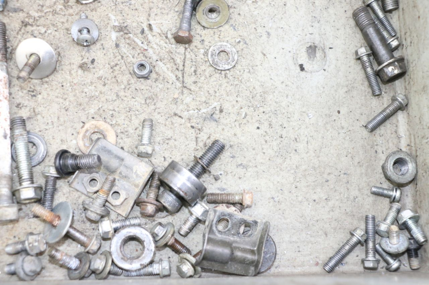 photo de SACO DE PARAFUSOS E FERRAGENS KAWASAKI KX 65 (2000 - 2019) - Zoom do estado de desgaste