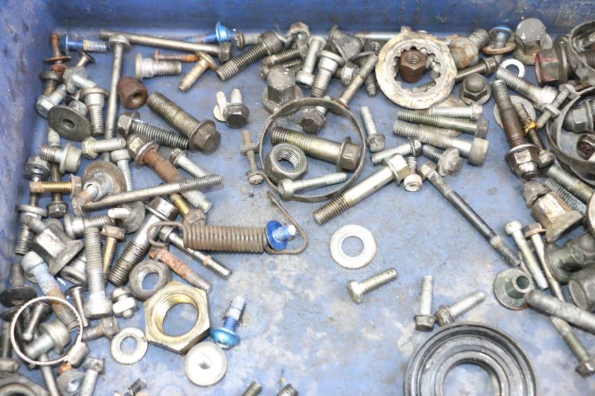 photo de SACO DE PARAFUSOS E FIXADORES KAWASAKI ZR7 ZR-7 S 750 (1999 - 2004) - Detalhe da peça