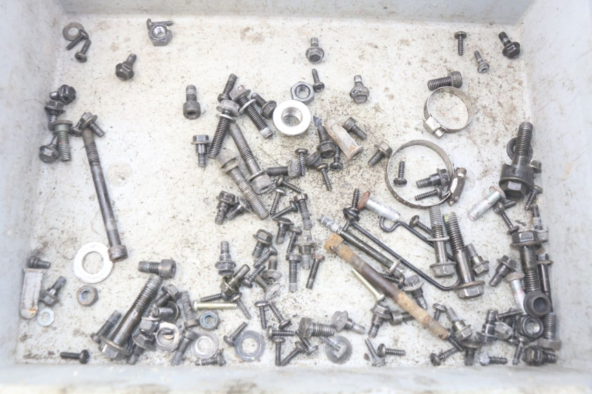 photo de SACO DE PARAFUSOS E FIXADORES PEUGEOT KISBEE 2T 50 (2010 - 2017) - Detalhe da peça