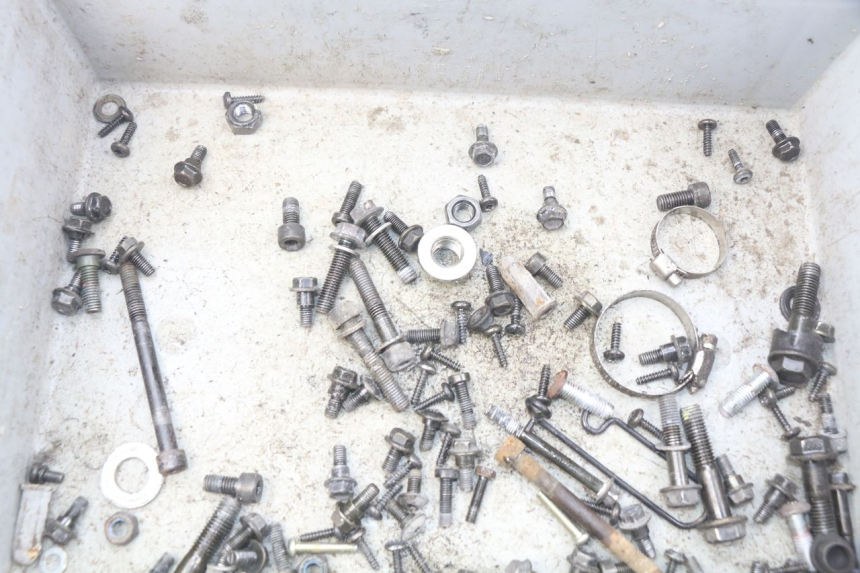 photo de SACO DE PARAFUSOS E FIXADORES PEUGEOT KISBEE 2T 50 (2010 - 2017) - Zoom do estado de desgaste