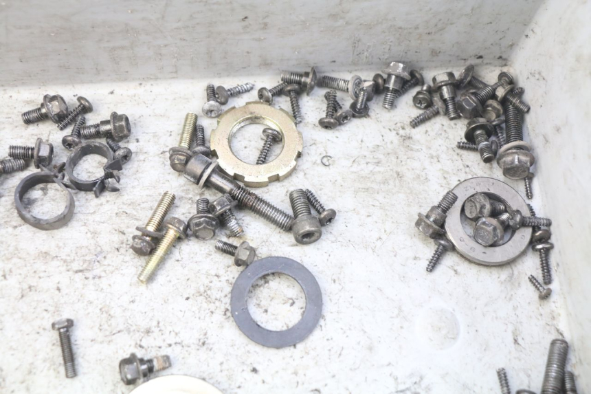 photo de SACO DE PARAFUSOS E FIXADORES PEUGEOT KISBEE 2T 50 (2010 - 2017) - Outro ângulo de visão