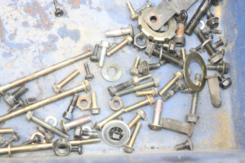 photo de SACO DE PARAFUSOS E FIXADORES PEUGEOT KISBEE 2T 50 (2010 - 2017) - Zoom do estado de desgaste