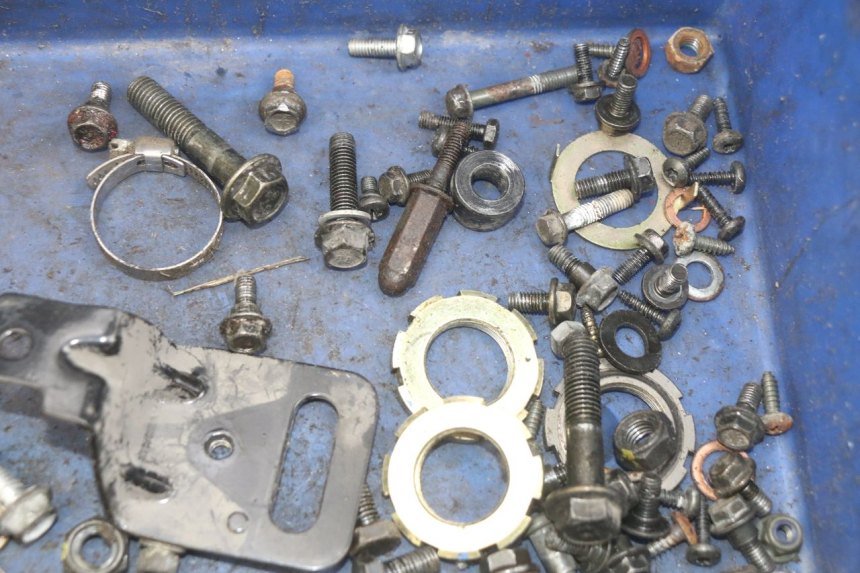 photo de SACO DE PARAFUSOS E FIXADORES PEUGEOT KISBEE 2T 50 (2010 - 2017) - Zoom do estado de desgaste