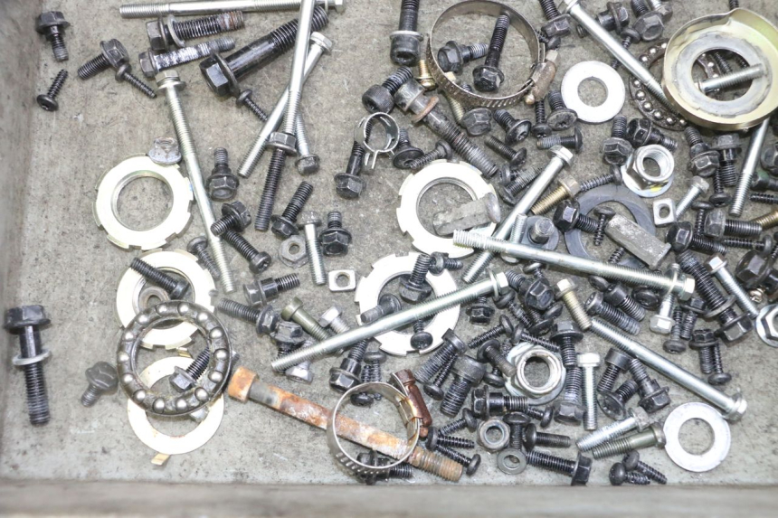 photo de SACO DE PARAFUSOS E FERRAGENS PEUGEOT KISBEE 2T 50 (2018 - 2022) - Detalhe da peça