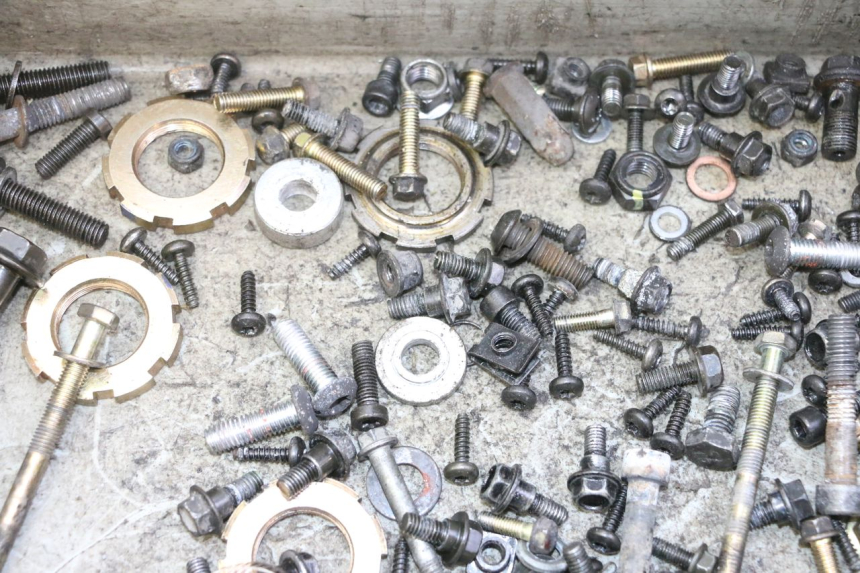 photo de SACO DE PARAFUSOS E FIXADORES PEUGEOT KISBEE 2T 50 (2010 - 2017) - Detalhe da peça