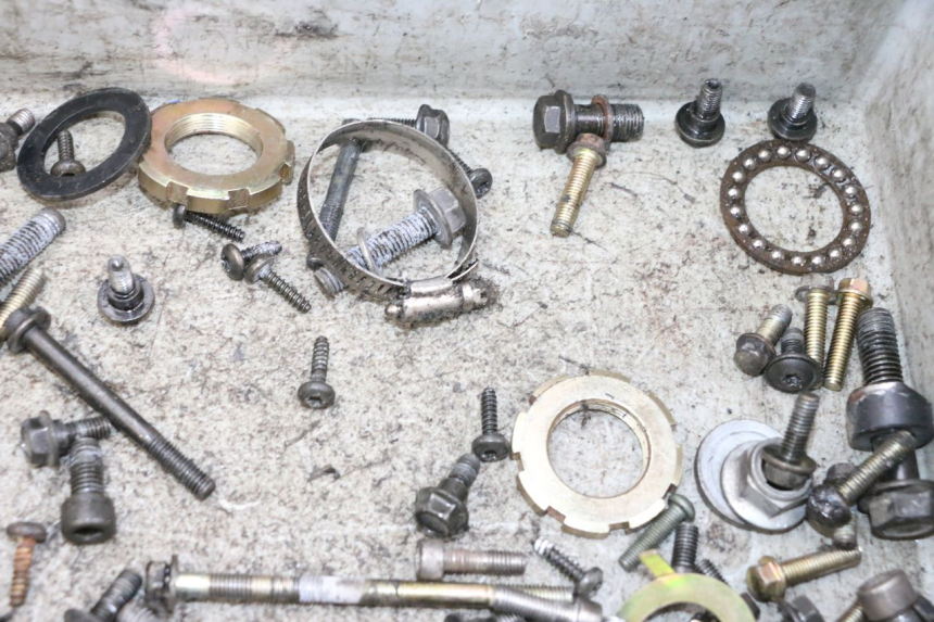 photo de SACO DE PARAFUSOS E FIXADORES PEUGEOT KISBEE 2T 50 (2010 - 2017) - Vista geral