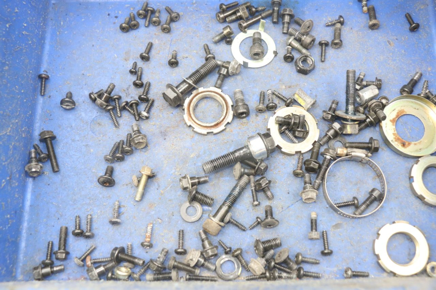 photo de SACO DE PARAFUSOS E FERRAGENS PEUGEOT KISBEE 4T 50 (2018 - 2022) - Zoom do estado de desgaste