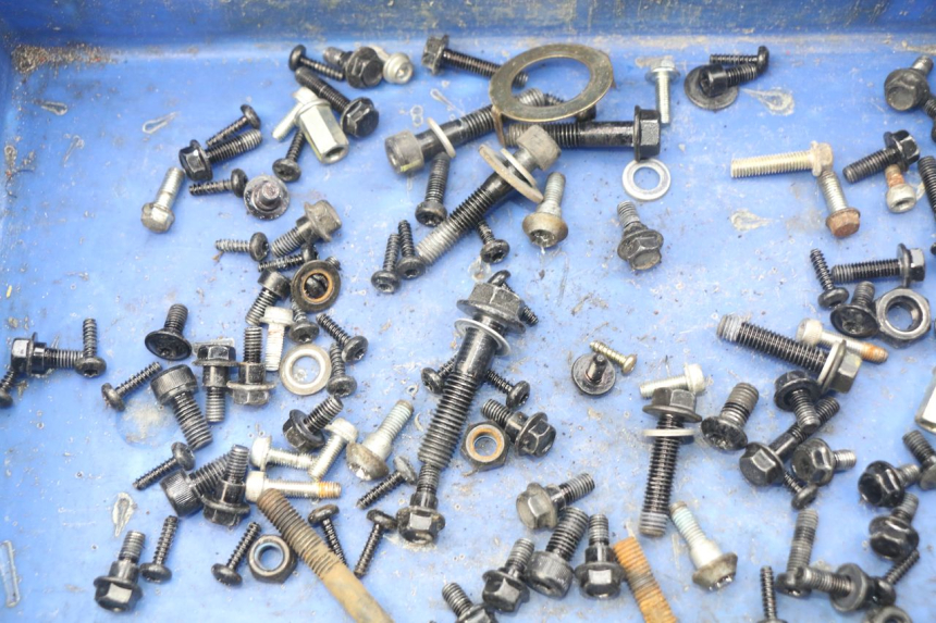 photo de SACO DE PARAFUSOS E FERRAGENS PEUGEOT KISBEE 4T 50 (2018 - 2022) - Zoom do estado de desgaste