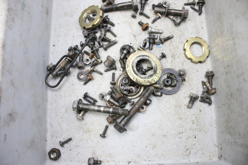 photo de SACO DE PARAFUSOS E FERRAGENS PEUGEOT KISBEE 4T 50 (2010 - 2017) - Zoom do estado de desgaste
