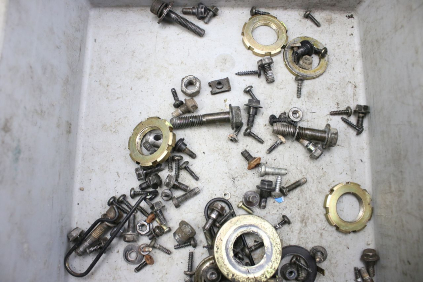 photo de SACO DE PARAFUSOS E FERRAGENS PEUGEOT KISBEE 4T 50 (2010 - 2017) - Outro ângulo de visão