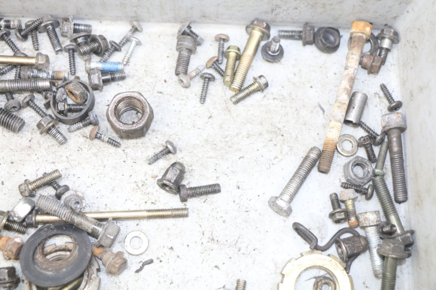photo de SACO DE PARAFUSOS E FERRAGENS PEUGEOT KISBEE 4T 50 (2010 - 2017) - Outro ângulo de visão