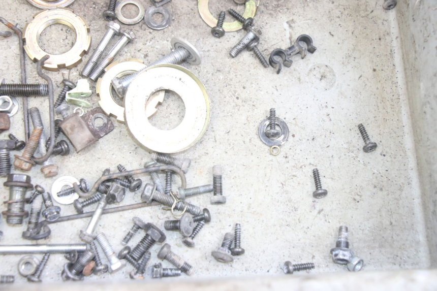 photo de SACO DE PARAFUSOS E FERRAGENS PEUGEOT KISBEE 4T 50 (2010 - 2017) - Zoom do estado de desgaste