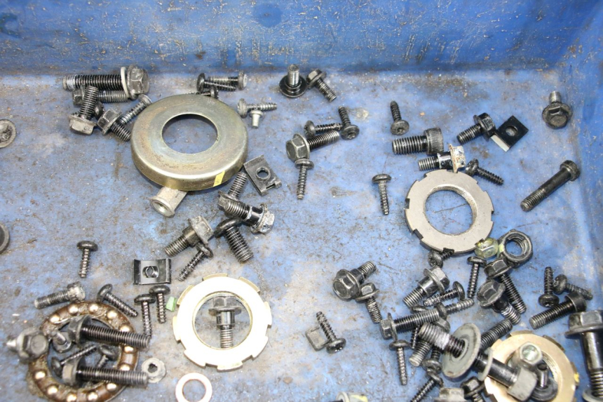 photo de SACO DE PARAFUSOS E FERRAGENS PEUGEOT KISBEE 4T 50 (2018 - 2022) - Outro ângulo de visão