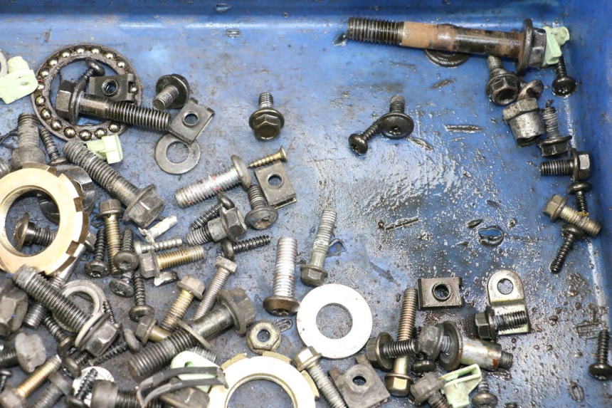 photo de SACO DE PARAFUSOS E FERRAGENS PEUGEOT KISBEE 4T 50 (2010 - 2017) - Zoom do estado de desgaste