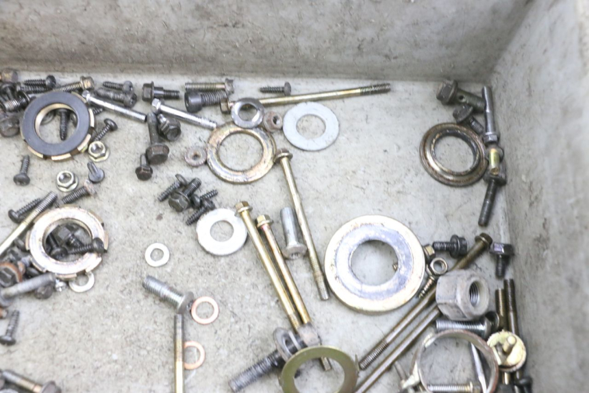 photo de SACO DE PARAFUSOS E FERRAGENS PEUGEOT KISBEE 4T 50 (2010 - 2017) - Zoom do estado de desgaste