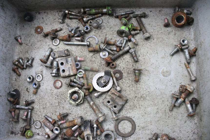 photo de SACO DE PARAFUSOS E FIXADORES KAWASAKI KX 250 (1994 - 1998) - Detalhe da peça