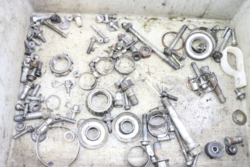 photo de SACO DE PARAFUSOS E FIXADORES KAWASAKI KX 85 (2014 - 2021) - Detalhe da peça