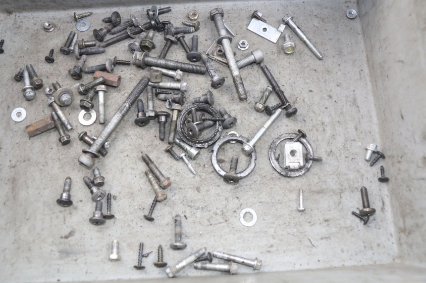 photo de SACO DE PARAFUSOS E FIXADORES PIAGGIO LIBERTY 4T 50 (2009 - 2015) - Detalhe da peça