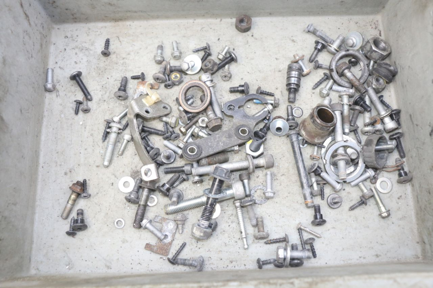 photo de SACO DE PARAFUSOS E FIXADORES PIAGGIO LIBERTY IGET S 125 (2016 - 2020) - Detalhe da peça
