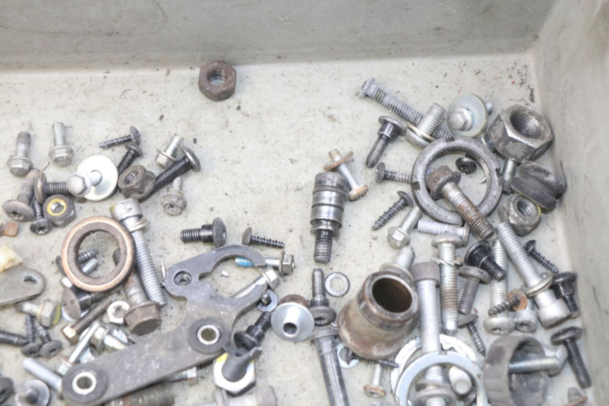 photo de SACO DE PARAFUSOS E FIXADORES PIAGGIO LIBERTY IGET S 125 (2016 - 2020) - Outro ângulo de visão