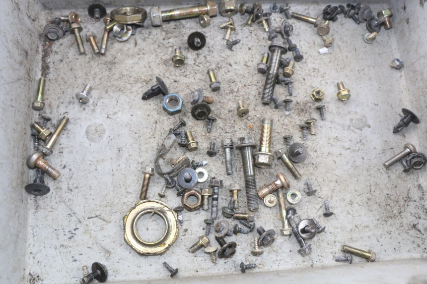 photo de SACO DE PARAFUSOS E FERRAGENS KYMCO LIKE 2T 50 (2009 - 2018) - Detalhe da peça