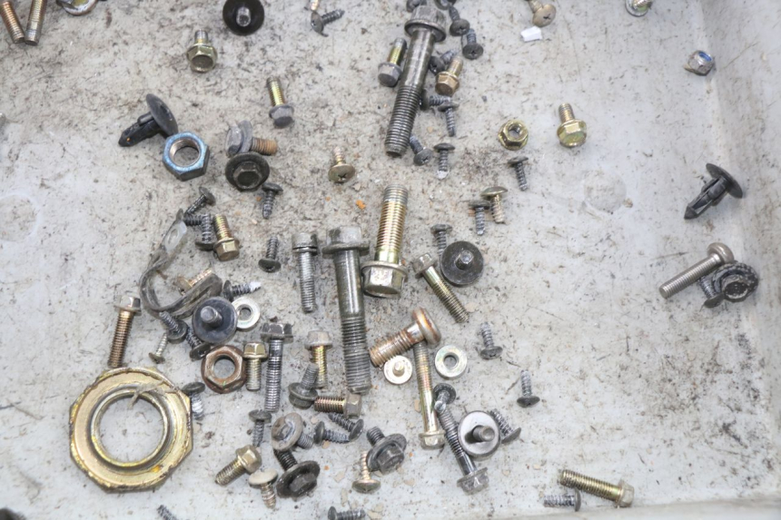 photo de SACO DE PARAFUSOS E FERRAGENS KYMCO LIKE 2T 50 (2009 - 2018) - Zoom do estado de desgaste